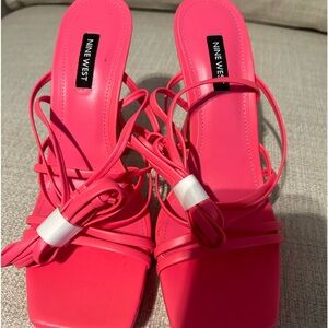 BEAUTIFUL NINE WEST STRAPPY PLATFORM SANDALS SIZE 9